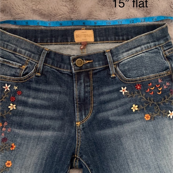 Driftwood Kelly Embroidered Jeans•Medium Wash Denim•Sz. 28•EUC - Picture 11 of 15